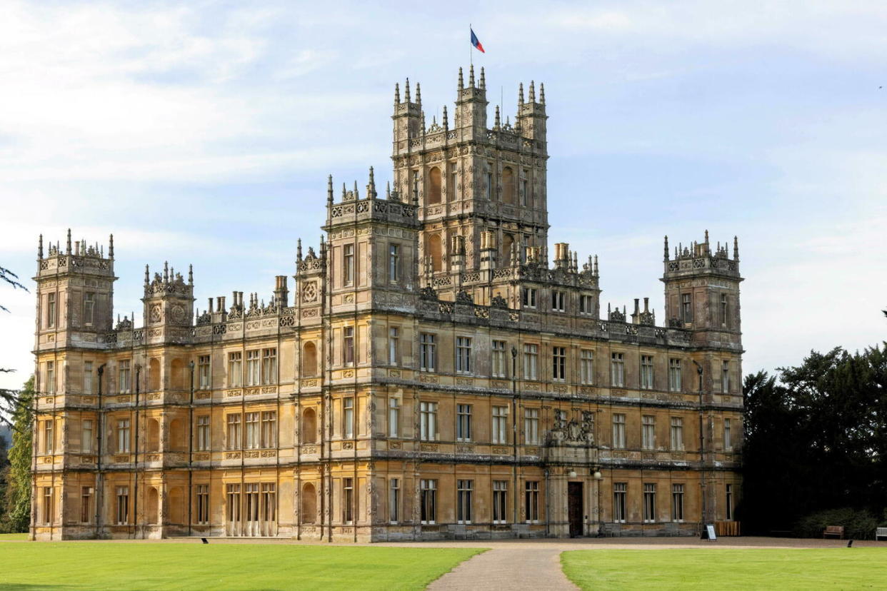 Le château de Highclere pourrait accueillir le tournage du dernier film de Downton Abbey cet été.  - Credit:CorinMesser/BNPS/SIPA