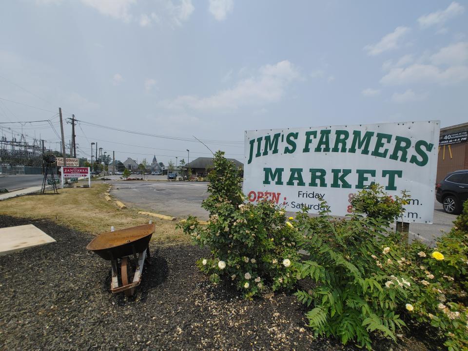 Jim's Farmers Market is located on Grant Street, which is a growing area in Chambersburg that is home to the popular Gearhouse Brewing Company and event venues Remedy Park and Grant Street Loft. Liquid Art (formerly Roy-Pitz) Brewig Co. is nearby.