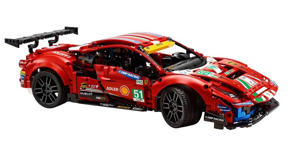 Ferrari 488 GTE 賽車搖身一變成了 Lego Technic 盒裝積木模型 