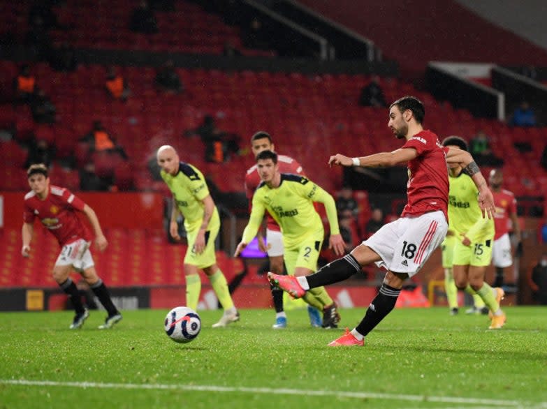 <p>Bruno Fernandes scores from the spot</p> (Getty Images)