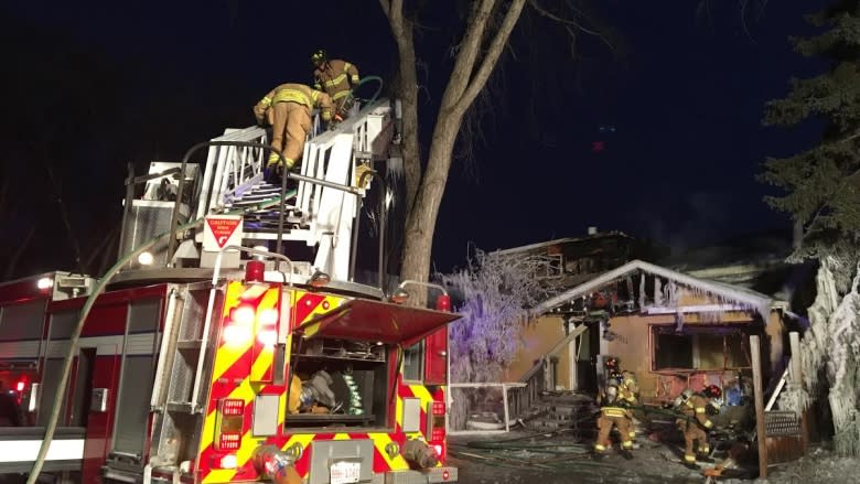 Family escapes uninjured from north Edmonton house fire