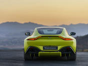 510 PS hat der Vantage unter der Haube und schafft es auf maximal 195 mph, das sind rund 314 km/h. (Bild-Copyright: Aston Martin)