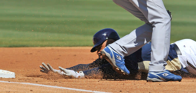 Prince Fielder says he doesn't know how to slide, here are 25 photos  proving him right