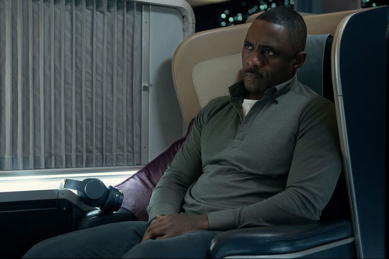 Idris Elba como Sam Nelson