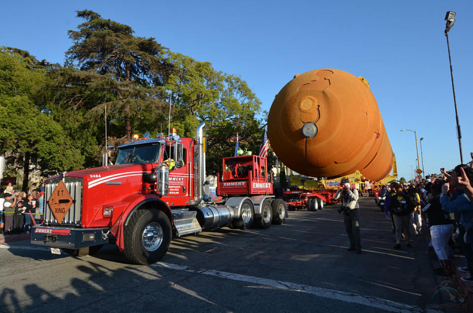 NASA’s last remaining flight-qualified space shuttle external tank arrived at Exposition Park in Los Angeles, home to the California Science Center, at about 6:15 p.m. PDT on Saturday, May 21, 2016.