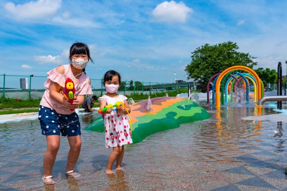 位於三重熊猴森樂園旁的海世界水樂園。（新北市高灘地工程管理處提供）