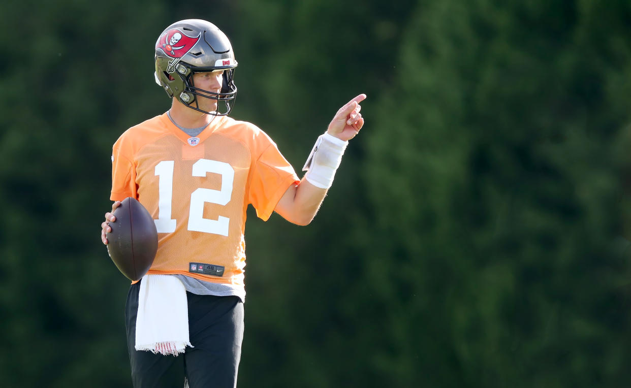 TAMPA, FL - AUG 02: Tom Brady (12) points towards the defense during the Tampa Bay Buccaneers Training Camp on August 02, 2021 at the AdventHealth Training Center at One Buccaneer Place in Tampa, Florida. (Photo by Cliff Welch/Icon Sportswire via Getty Images)