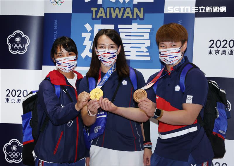 東奧舉重金牌女神郭婞淳、銅牌陳玟卉返回國門。（資料照/記者邱榮吉）