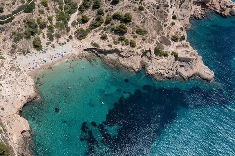 Cala Almadraba beach in Benidorm