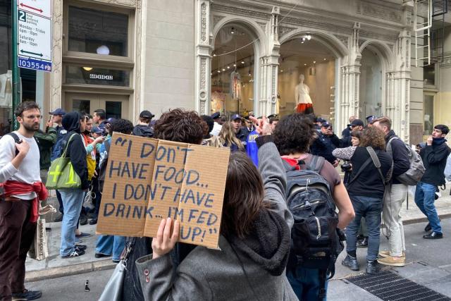 Shocking video shows vagrant being choked to death on NYC subway