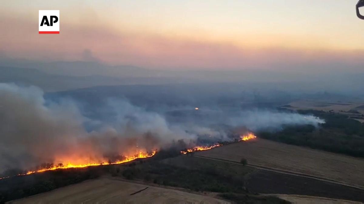 Fire Extinguishing Efforts Ongoing at Bulgarian-Greek Border