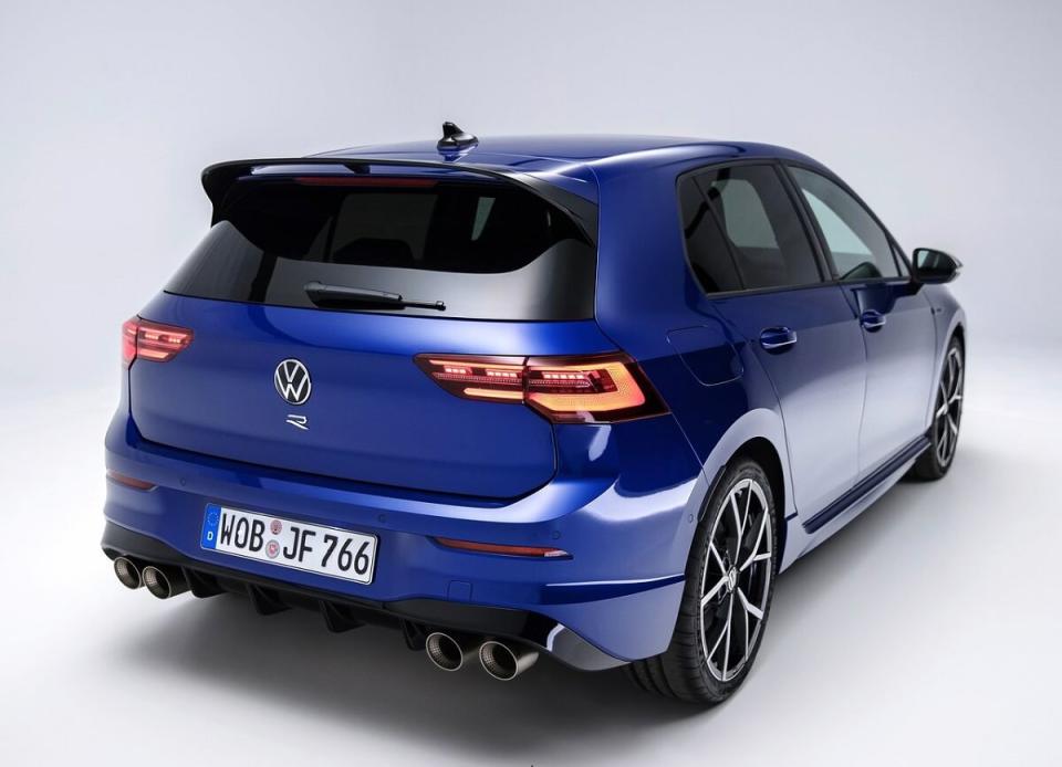 Volkswagen-Golf_R-2022-5.jpg