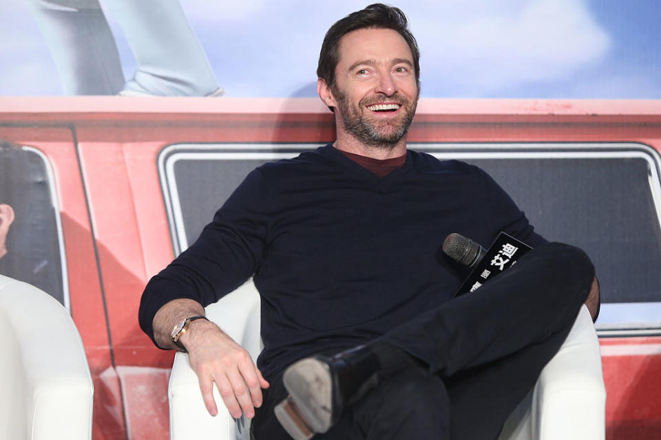 Hugh Jackman is ridiculously hot in this workout vid