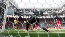 Soccer Football - World Cup - Group G - Belgium vs Tunisia - Spartak Stadium, Moscow, Russia - June 23, 2018 Belgium's Eden Hazard reacts as his shot is saved Tunisia's Farouk Ben Mustapha REUTERS/Christian Hartmann