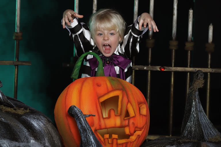 Dionisio, hijo de Flavio Mendoza, listo para disfrutar Halloween