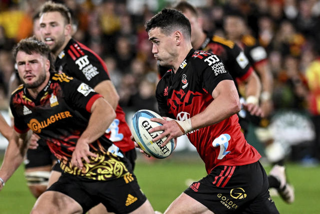 Super Rugby Pacific final: Crusaders claim 25-20 victory over