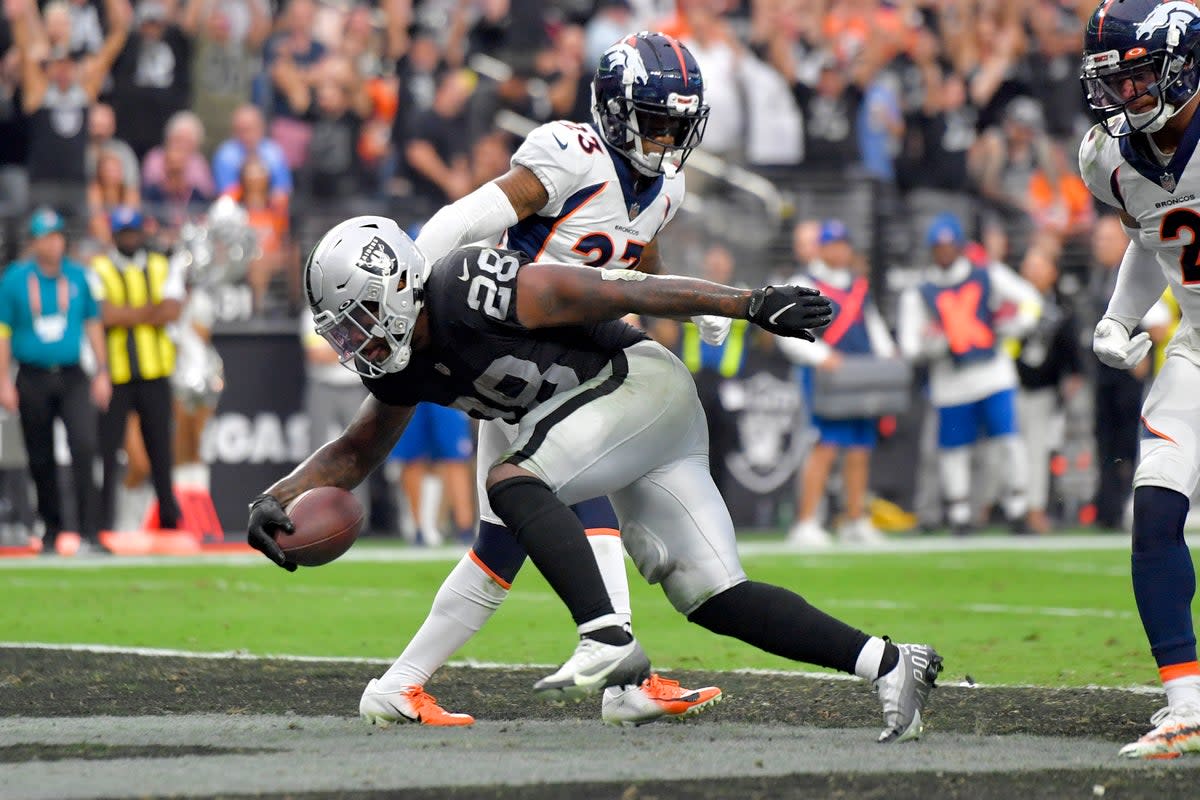 BRONCOS-RAIDERS (AP)