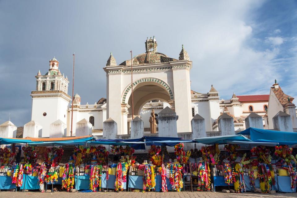 Imagen de la basílica de la Virgen de Copacabana. 