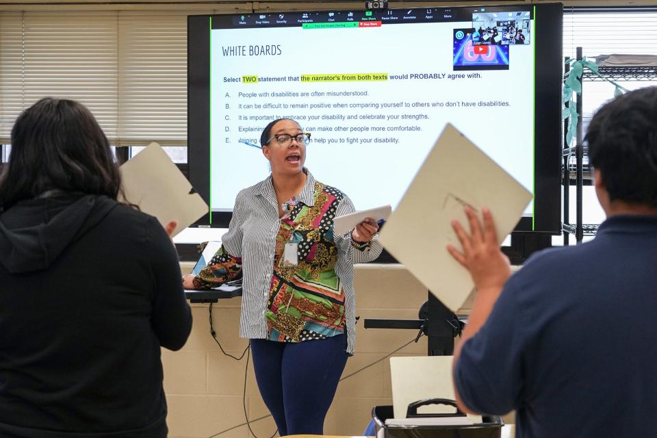 Seventh grade reading teacher Sisten Lipsey instructs her students at Mendez Middle School Thursday, Jan. 12, 2023. Third Future Schools was hired this summer to operate the school and bring up their academic achievement ratings. 