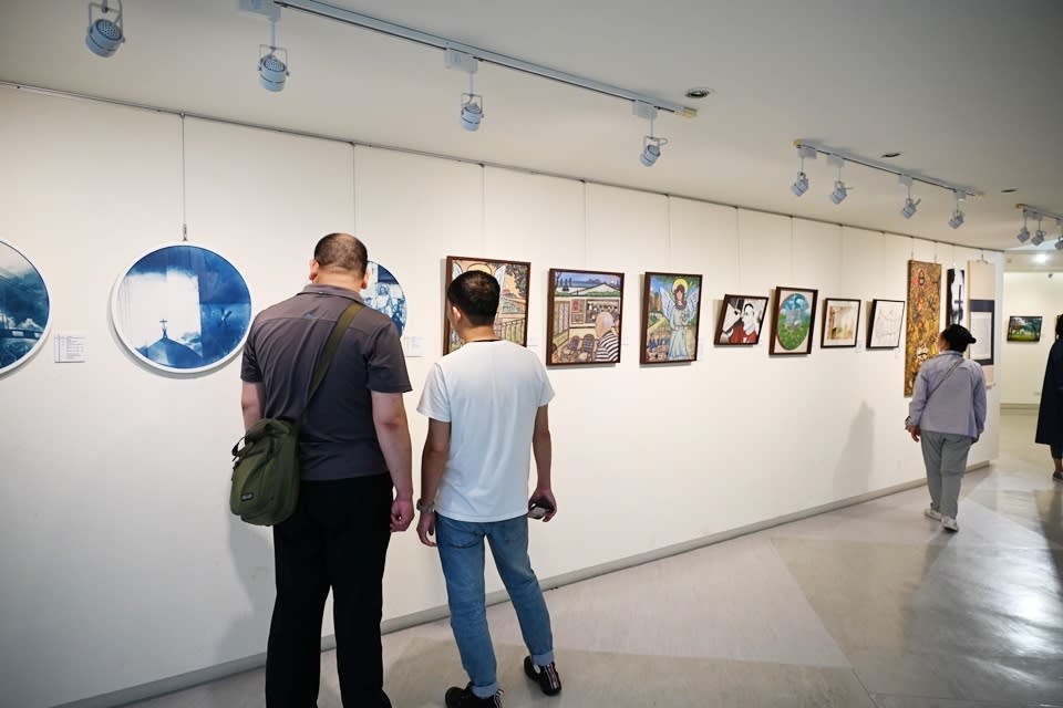 臺東藝文中心展出《白冷之愛》藝術創作聯展，透過作品讓更多人瞭解白冷會歷史，感念他們對臺灣的珍惜與奉獻事蹟。