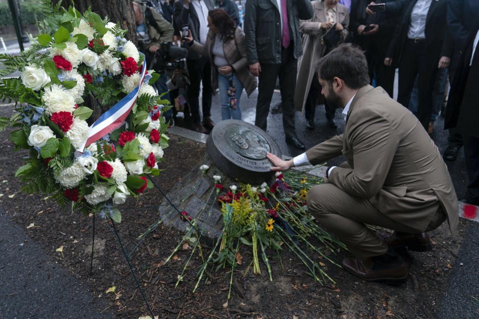 Chilean President Gabriel Boric touches a memorial to Orlando Letelier and Ronni Karpen Moffitt at Sheridan Circle in Washington, D.C., in 2023. <a href="https://newsroom.ap.org/detail/ChileCoupAnniversary/cc733873aac14518b4e88a0196bf6d4f/photo?boardId=37be9465fcce45d283d5431cccb20a6a&st=boards&mediaType=audio,photo,video,graphic&sortBy=&dateRange=Anytime&totalCount=484&currentItemNo=12" rel="nofollow noopener" target="_blank" data-ylk="slk:AP Photo/Jose Luis Magana;elm:context_link;itc:0;sec:content-canvas" class="link ">AP Photo/Jose Luis Magana</a>