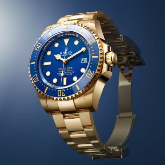 Jam tangan Rolex Deepsea model 2024, terbuat dari emas 18 karat