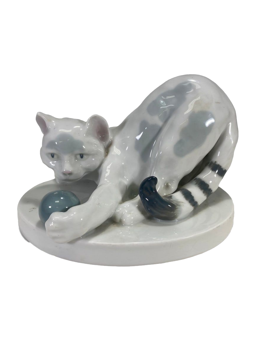 <p><a href="https://www.liveauctioneers.com/item/172143565_antique-german-eichwald-porcelain-cat-statue" rel="nofollow noopener" target="_blank" data-ylk="slk:Shop Now;elm:context_link;itc:0;sec:content-canvas" class="link ">Shop Now</a></p><p>Antique German Eichwald Porcelain Cat Statue</p><p>liveauctioneers.com</p><p>$2.00</p>