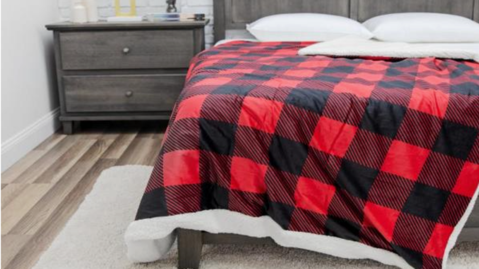 Best Home Depot gifts: Weighted blanket