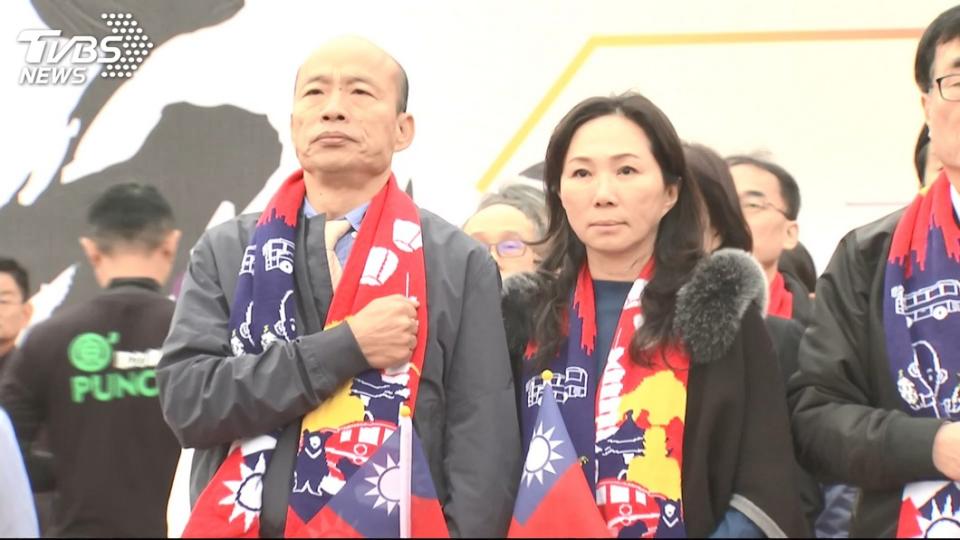 高雄市長韓國瑜與妻子李佳芬。圖／TVBS