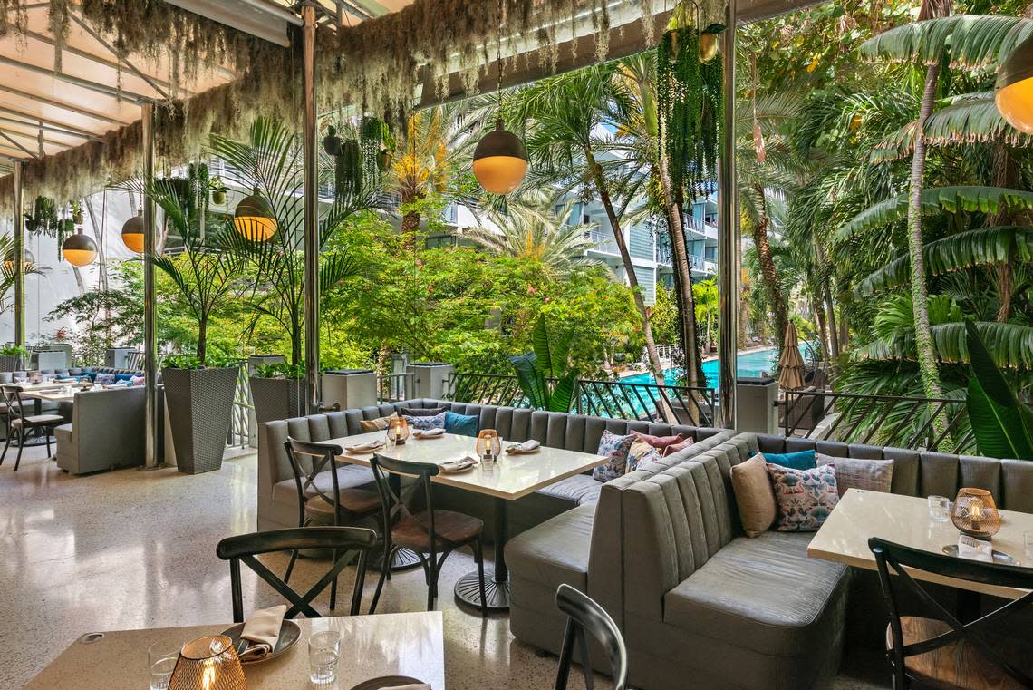 The outdoor terrace at Mareva 1939 overlooks the National Hotel’s famous infinity pool.