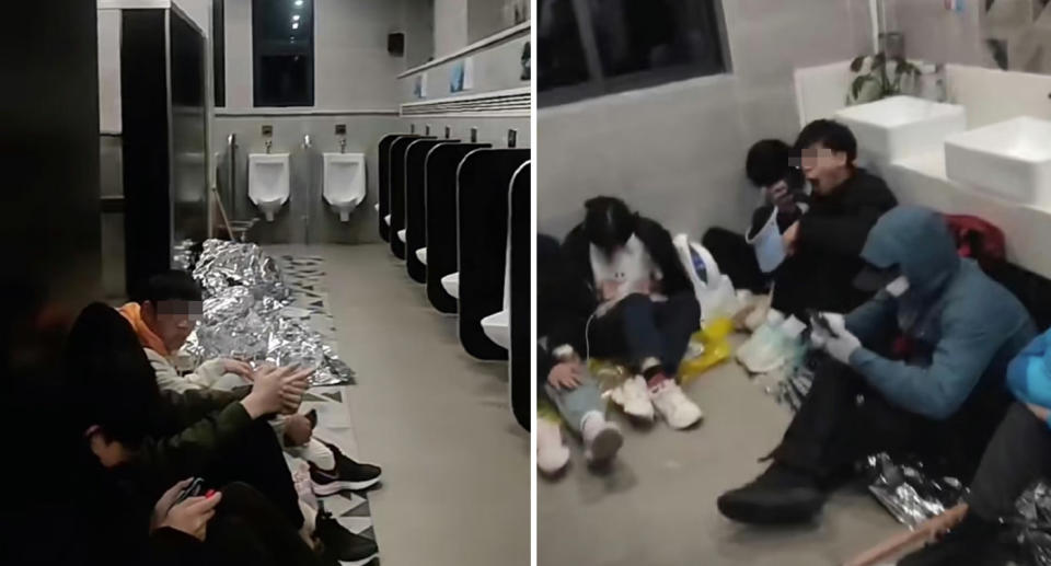I turisti sono ricorsi a dormire nei bagni pubblici in alcuni dei siti turistici più famosi della Cina.  Fonte: Weibo
