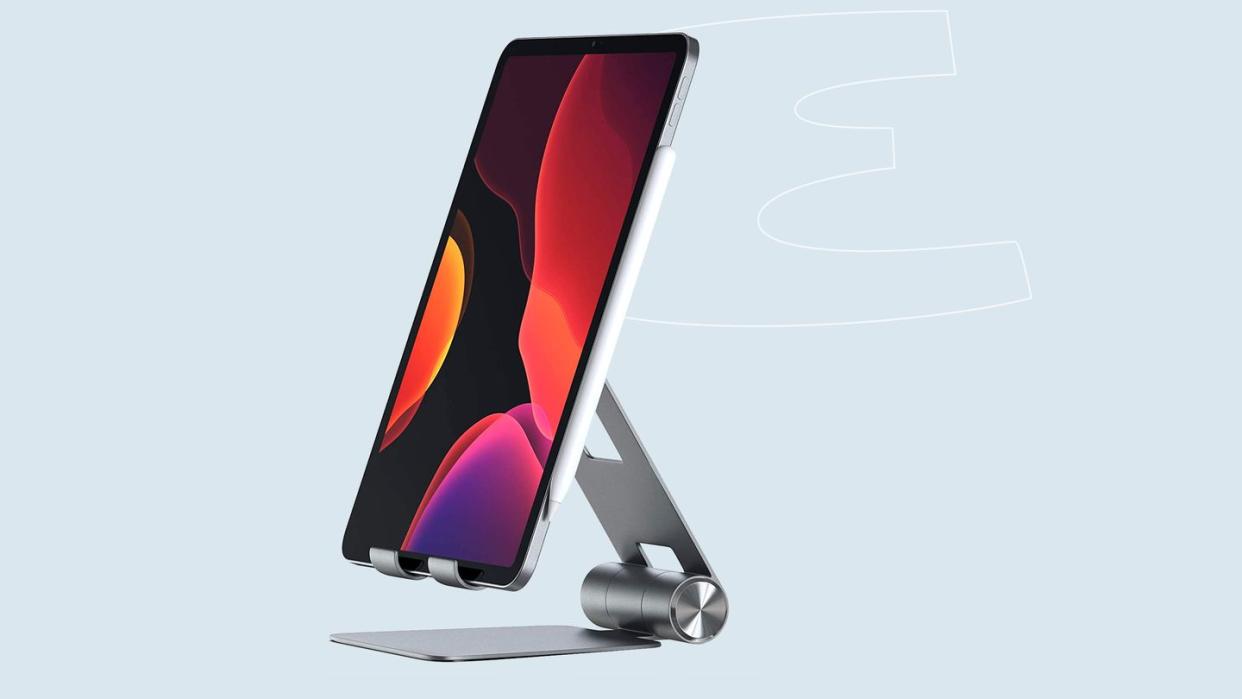 <span class="caption">17 Best iPad Stands For Propping Up Your Tablet</span>