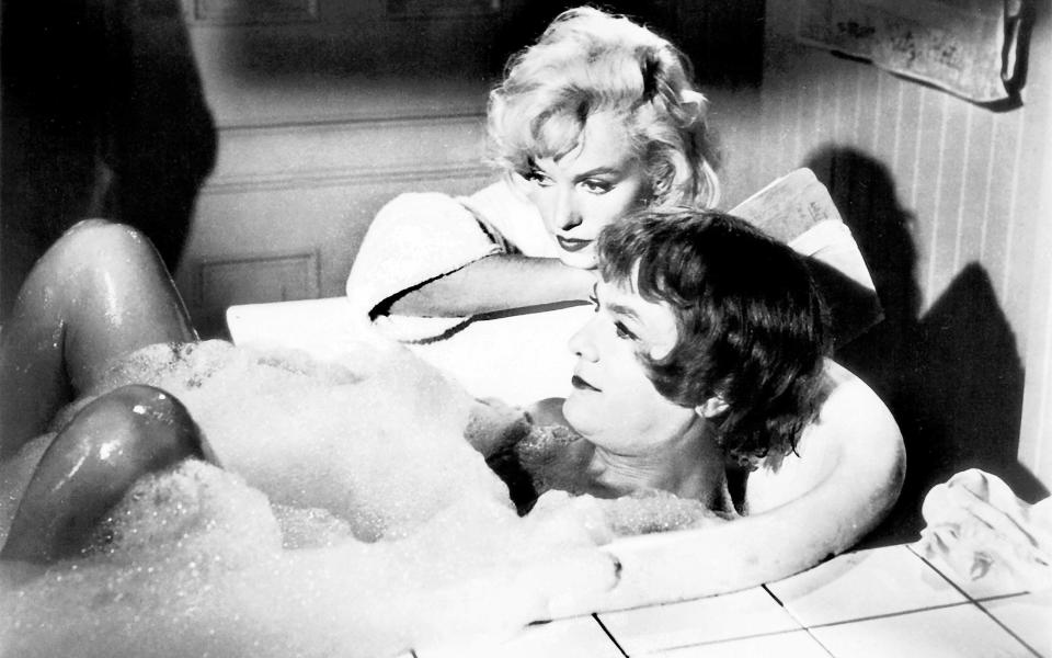 Marilyn Monroe and Tony Curtis in Some Like It Hot