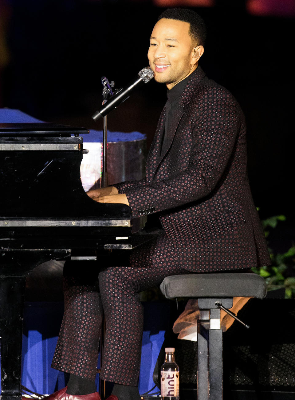 JOHN LEGEND