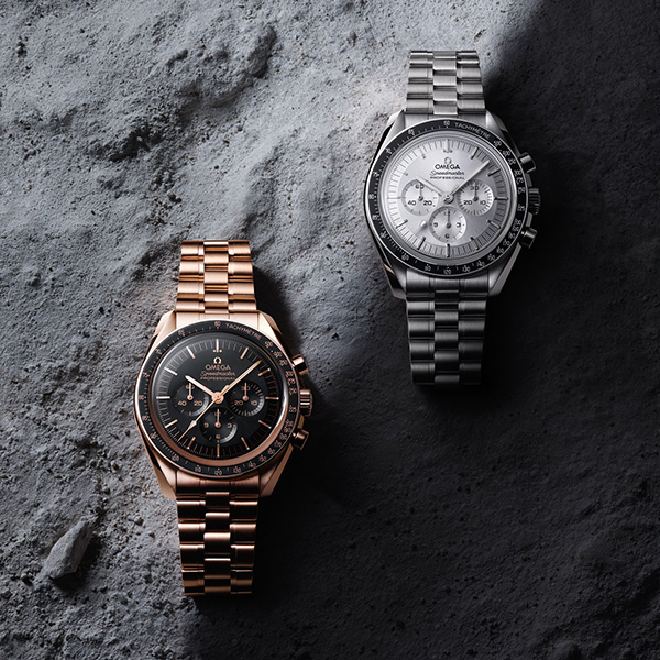 專業登月錶同軸擒縱42毫米大師天文台計時腕錶｜（左起）Sedna™金材質，建議售價：NT$ 1,138,000。Canopus Gold™金材質，建議售價：NT$ 1,481,000