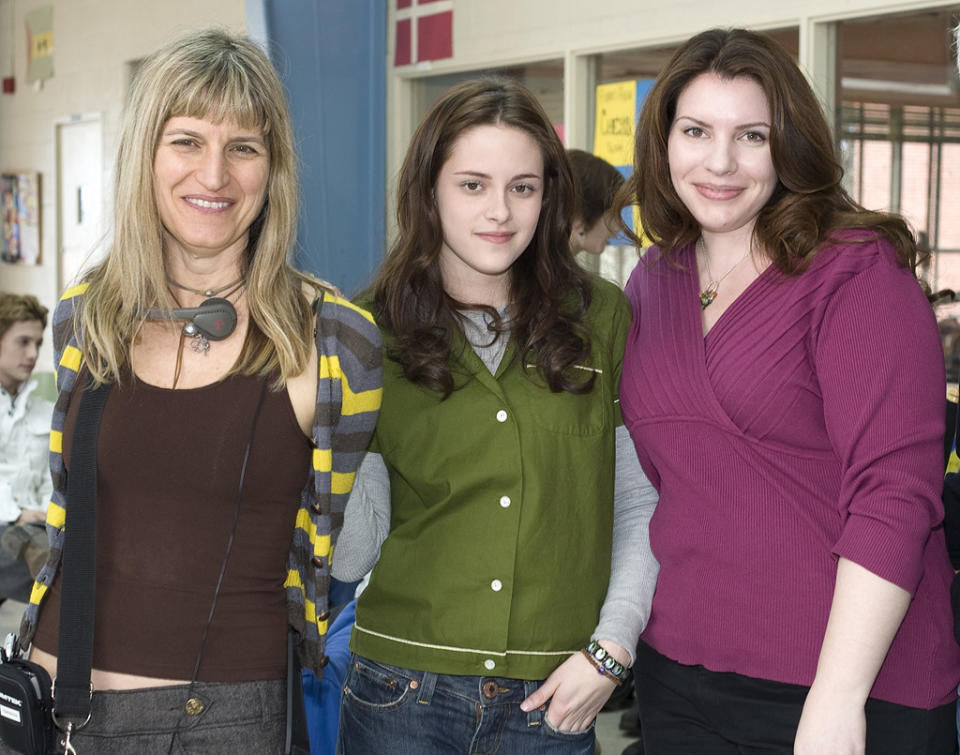 Hardwicke and cast on the set of "Twilight"