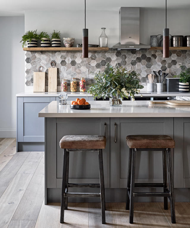 20 Statement Backsplashes That Add A Dose Of Drama To The Kitchen - Luxe  Interiors + Design