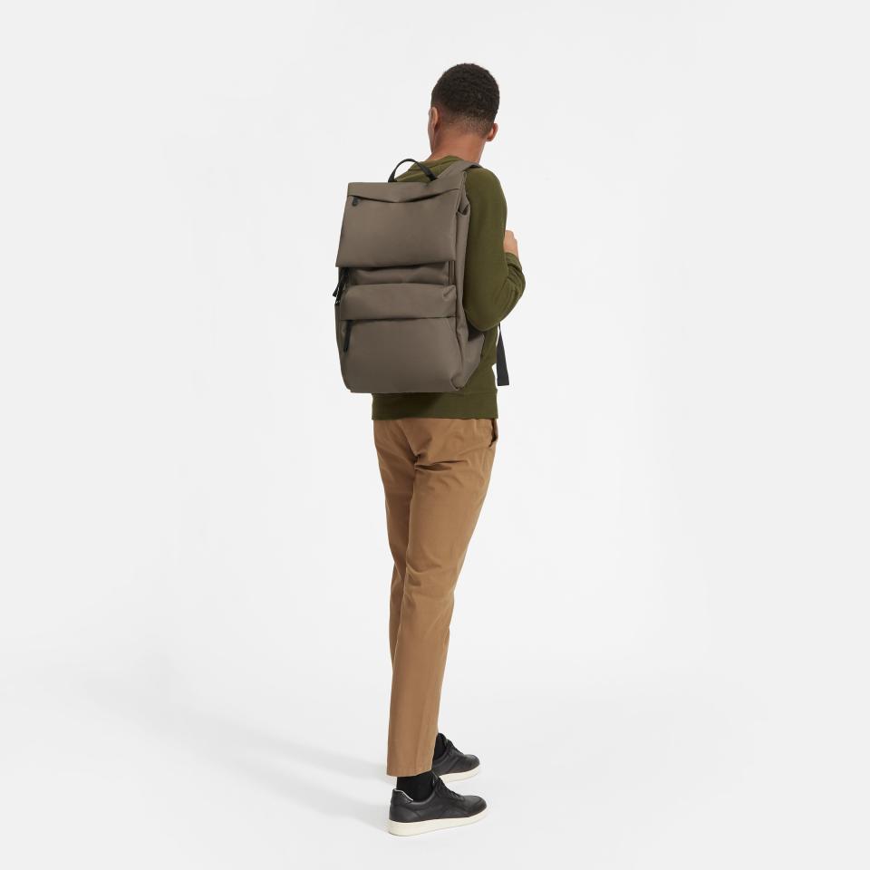 <p><a href="https://go.redirectingat.com?id=74968X1596630&url=https%3A%2F%2Fwww.everlane.com%2Fproducts%2Fmens-renew-backpack-warm-charcoal&sref=https%3A%2F%2Fwww.goodhousekeeping.com%2Fholidays%2Fgift-ideas%2Fg39613818%2Fgraduation-gifts-for-him%2F" rel="nofollow noopener" target="_blank" data-ylk="slk:Shop Now;elm:context_link;itc:0;sec:content-canvas" class="link ">Shop Now</a></p><p>Everlane ReNew Transit Backpack </p><p>everlane.com</p><p>$85.00</p><span class="copyright">Everlane </span>