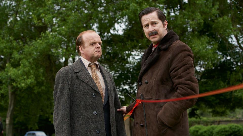 Toby Jones as DCS Dennis Hoban and Lee Ingleby as DCS Jim Hobson in The Long Shadow