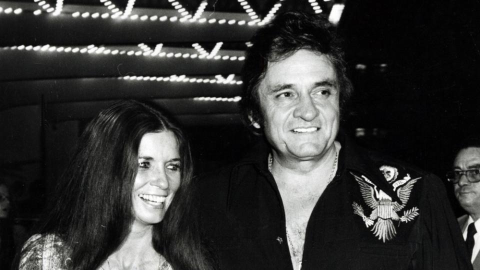 Johnny Cash und seine Frau June Carter Cash im Jahr 1977