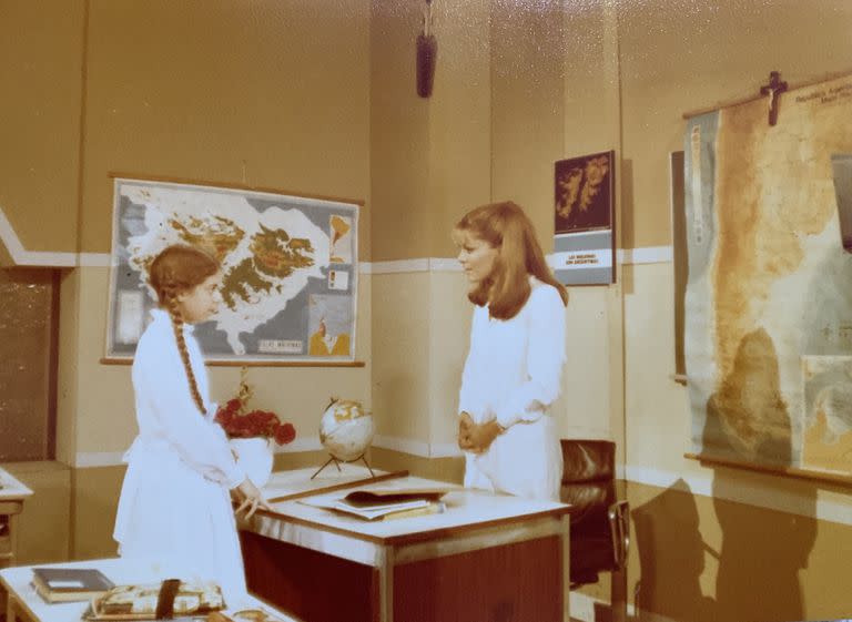 Clusó como Carmencita, en Señorita maestra, junto a Cristina Lemercier