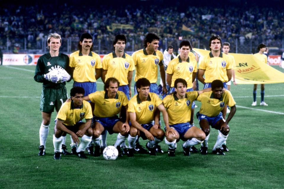 Sele&#xe7;&#xe3;o Brasileira antes de jogo na Copa de 1990 (Foto: Peter Robinson/EMPICS via Getty Images)