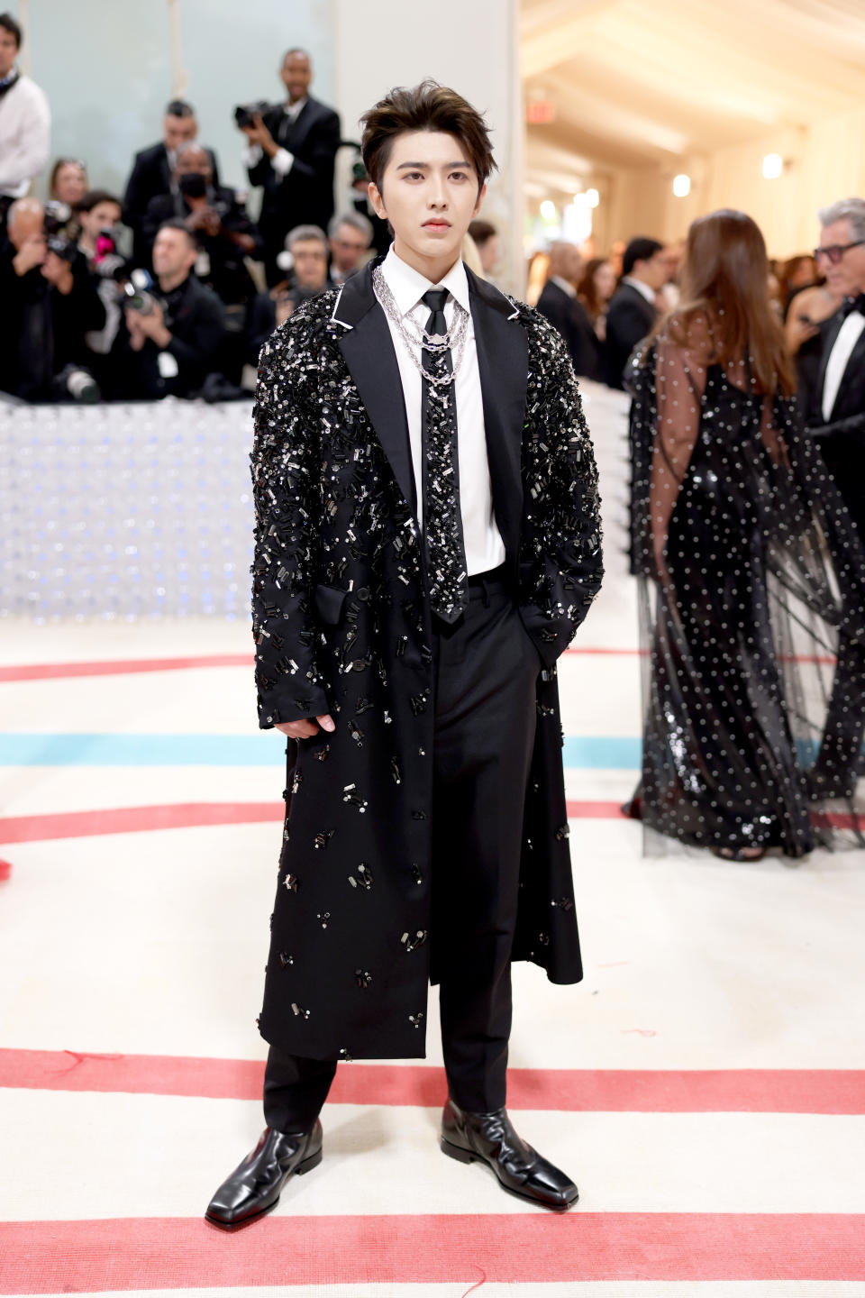 Leon Lai Yi en la Met Gala 2023. (Photo by John Shearer/WireImage)