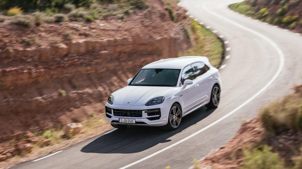 2024 porsche cayenne turbo ehybrid