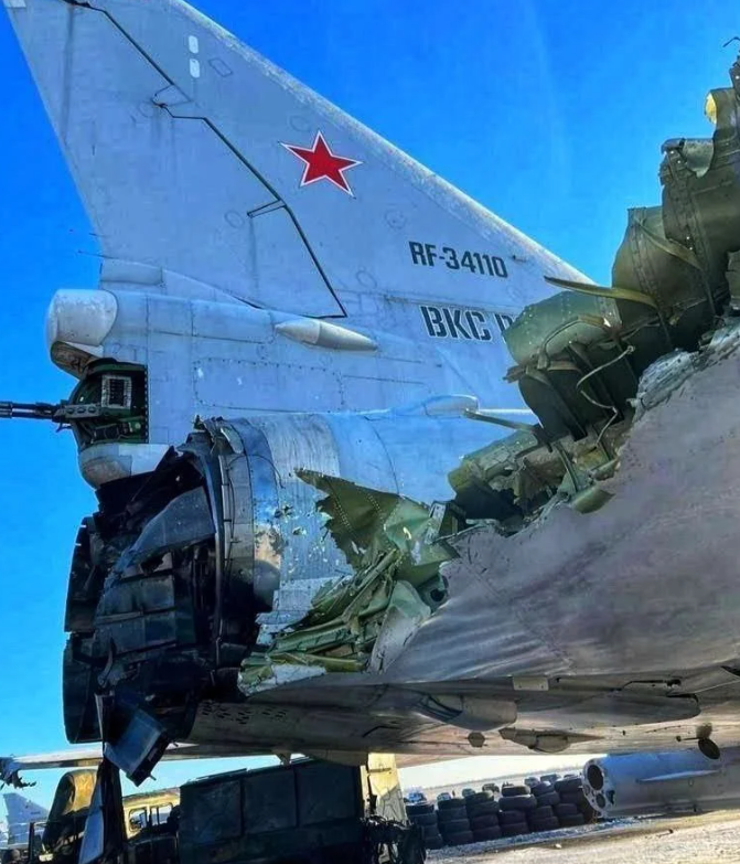 烏軍上次無人機對俄機場的襲擊，至少造成兩架Tu-95和一架Tu-22M3受損。   圖:翻攝自騰訊網