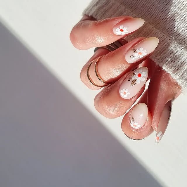 15 Chic Wedding Nail Art Designs Bringing The Romance To Your Fingertips
