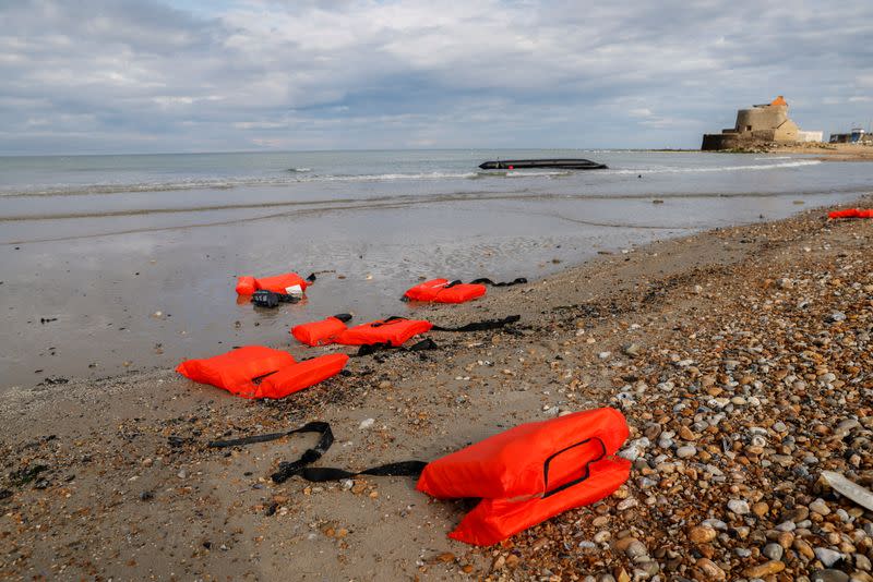 How migrants dinghies slip through French security net to reach English coast