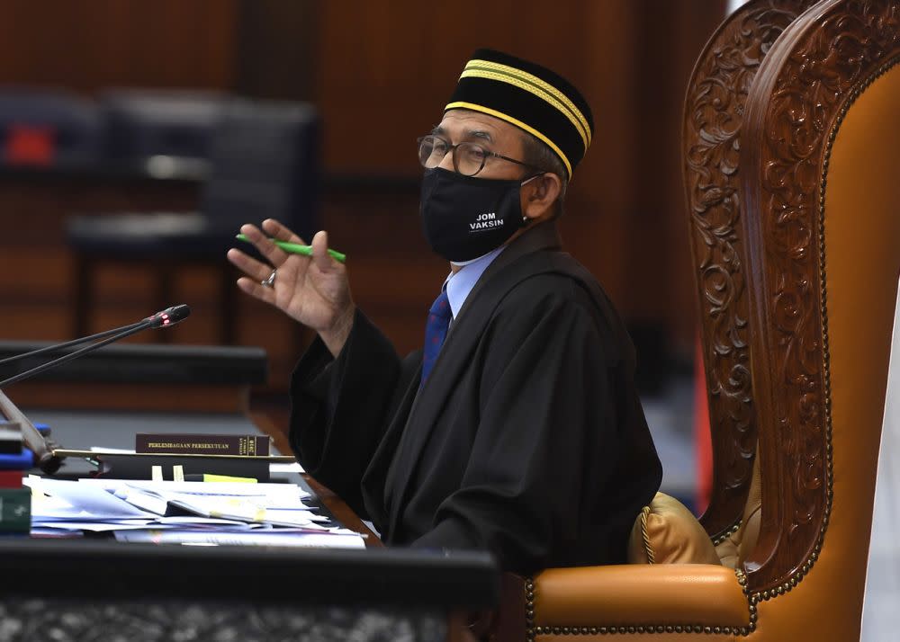 Deputy Speaker Datuk Mohd Rashid Hadnon speaks during a special Parliament sitting in Dewan Rakyat, Kuala Lumpur July 27, 2021. — Bernama pic