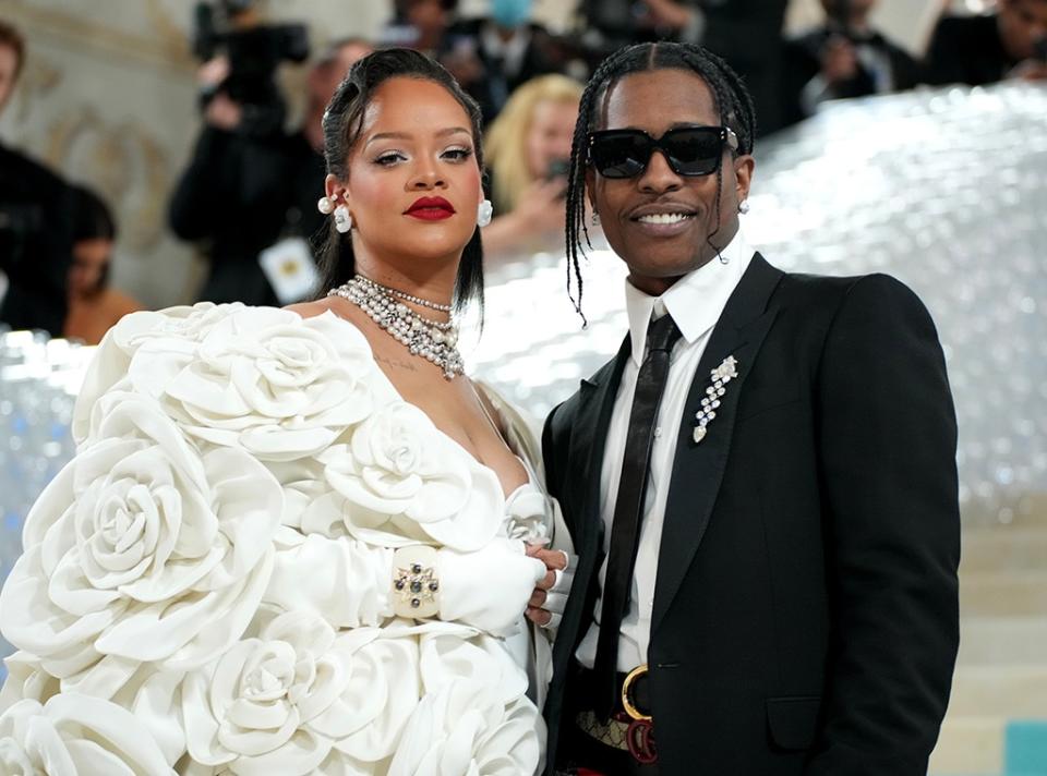 <p>A$AP Rocky and Rihanna Take A Pandemic Cross-Country Road Trip&nbsp;</p>