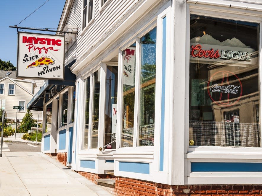 mystic pizza ct